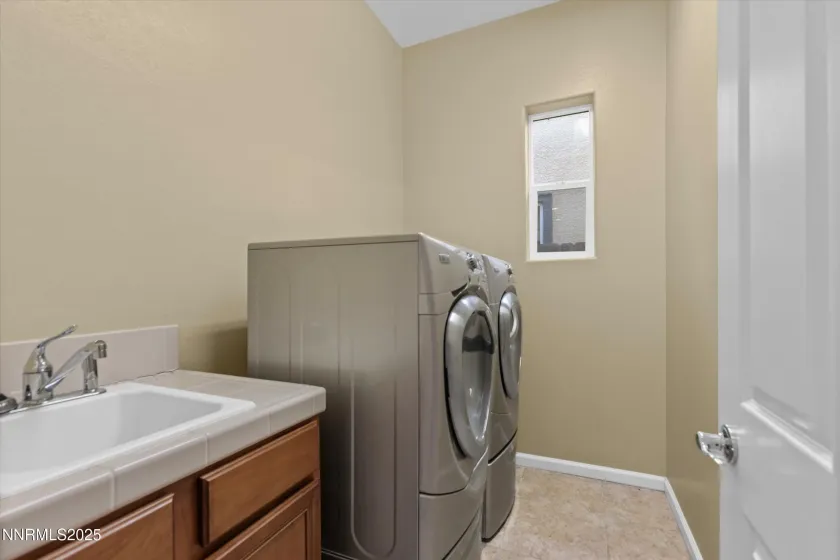 10900 Serratina, Reno, Nevada 89521, 3 Bedrooms Bedrooms, ,3 BathroomsBathrooms,Residential,Residential,Serratina,250057461