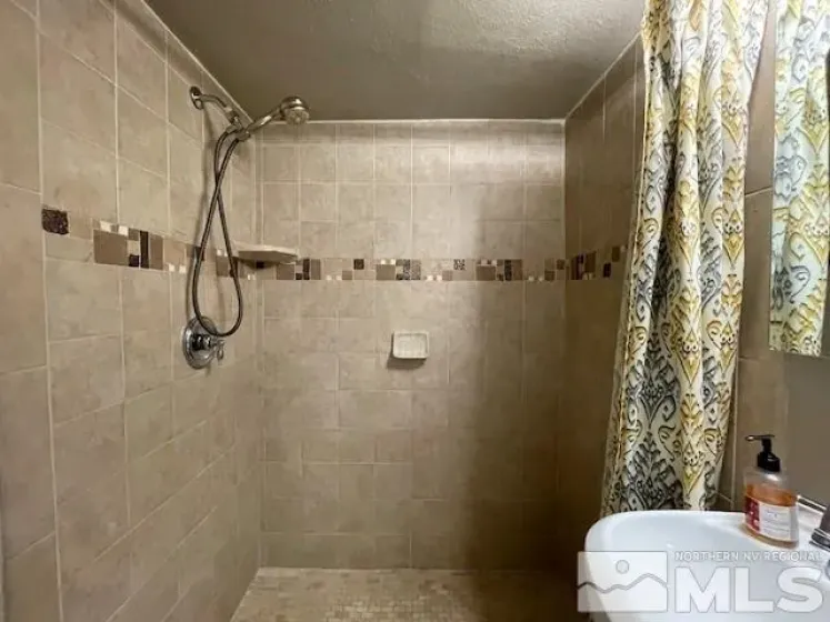 7411 Essex, Reno, Nevada 89506, 4 Bedrooms Bedrooms, ,3 BathroomsBathrooms,Residential,Residential,Essex,250003383