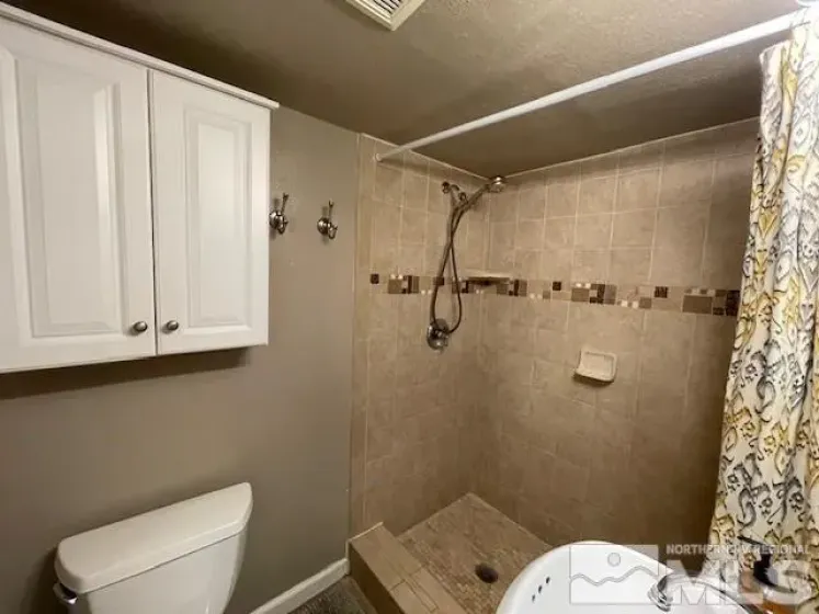 7411 Essex, Reno, Nevada 89506, 4 Bedrooms Bedrooms, ,3 BathroomsBathrooms,Residential,Residential,Essex,250003383