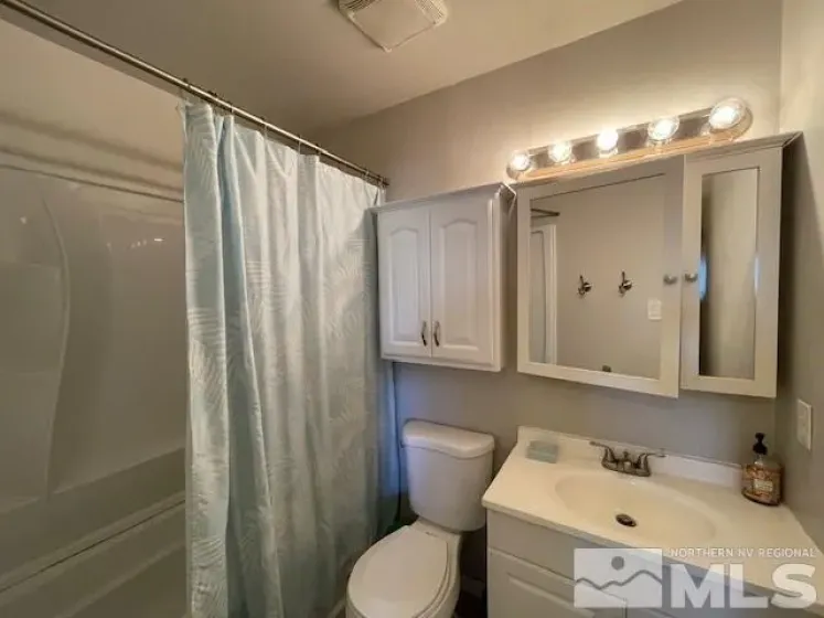 7411 Essex, Reno, Nevada 89506, 4 Bedrooms Bedrooms, ,3 BathroomsBathrooms,Residential,Residential,Essex,250003383