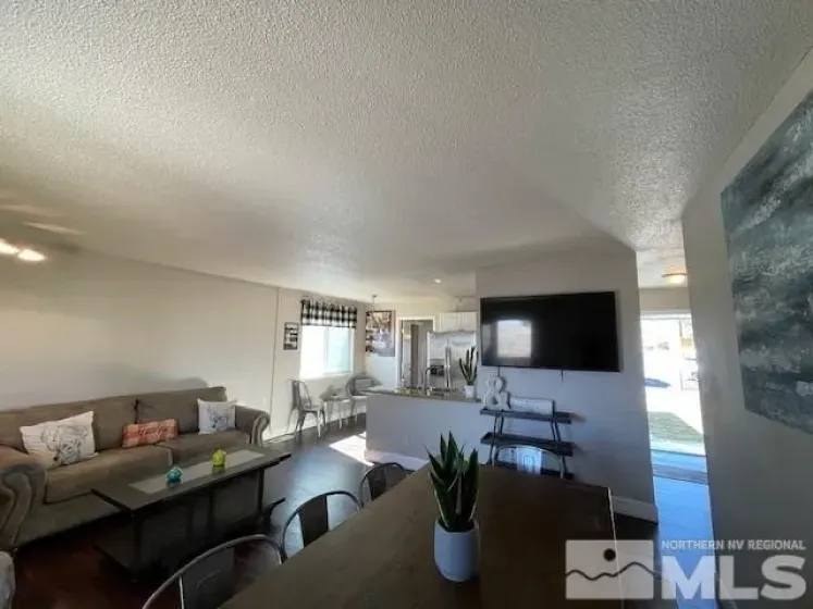 7411 Essex, Reno, Nevada 89506, 4 Bedrooms Bedrooms, ,3 BathroomsBathrooms,Residential,Residential,Essex,250003383