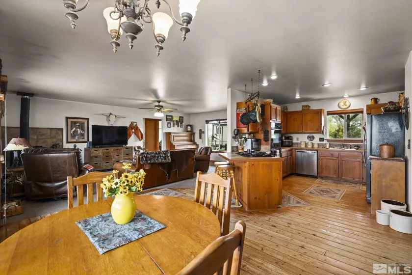 6811 Reno, Fallon, Nevada 89406, 3 Bedrooms Bedrooms, ,3 BathroomsBathrooms,Residential,Residential,Reno,250005444