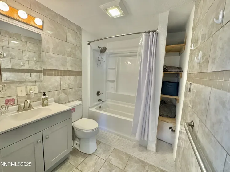 240 Circle, Winnemucca, Nevada 89445, 3 Bedrooms Bedrooms, ,2 BathroomsBathrooms,Residential,Residential,Circle,250053968 240 Circle, Winnemucca, Nevada 89445, 3 Bedrooms Bedrooms, ,2 BathroomsBathrooms,Residential,Residential,Circle,250053968