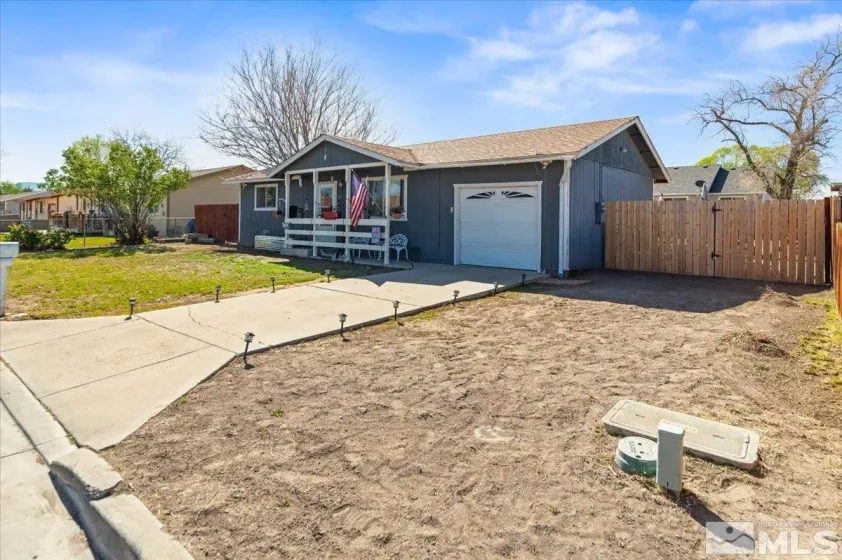 411 Paul, Yerington, Nevada 89447, 2 Bedrooms Bedrooms, ,1 BathroomBathrooms,Residential,Residential,Paul,250004770