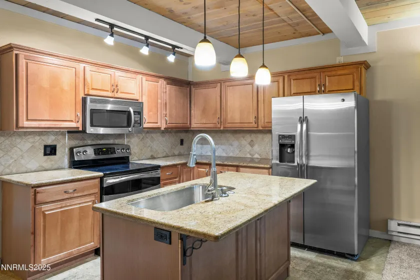 989 Tahoe, Incline Village, Nevada 89451, 3 Bedrooms Bedrooms, ,2 BathroomsBathrooms,Residential,Residential,Tahoe,250057545