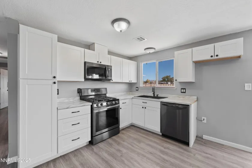 889 Tillman, Gardnerville, Nevada 89460, 3 Bedrooms Bedrooms, ,2 BathroomsBathrooms,Residential,Residential,Tillman,250057561