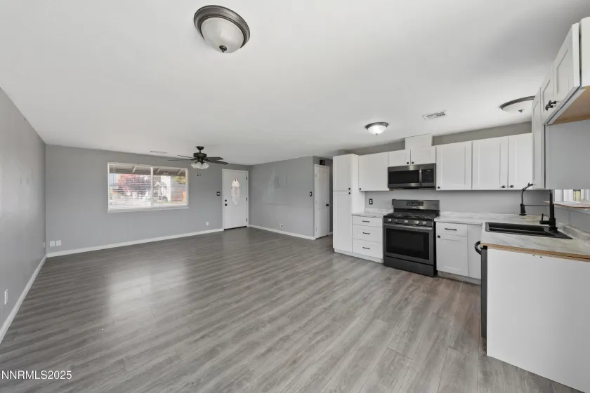 889 Tillman, Gardnerville, Nevada 89460, 3 Bedrooms Bedrooms, ,2 BathroomsBathrooms,Residential,Residential,Tillman,250057561