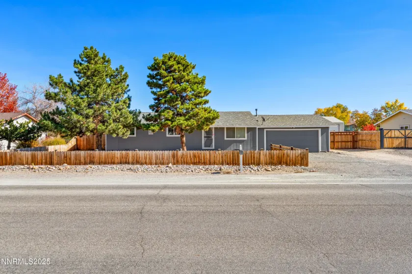 889 Tillman, Gardnerville, Nevada 89460, 3 Bedrooms Bedrooms, ,2 BathroomsBathrooms,Residential,Residential,Tillman,250057561