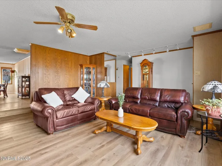 13840 Chamy, Reno, Nevada 89521, 3 Bedrooms Bedrooms, ,2 BathroomsBathrooms,Residential,Residential,Chamy,250057566