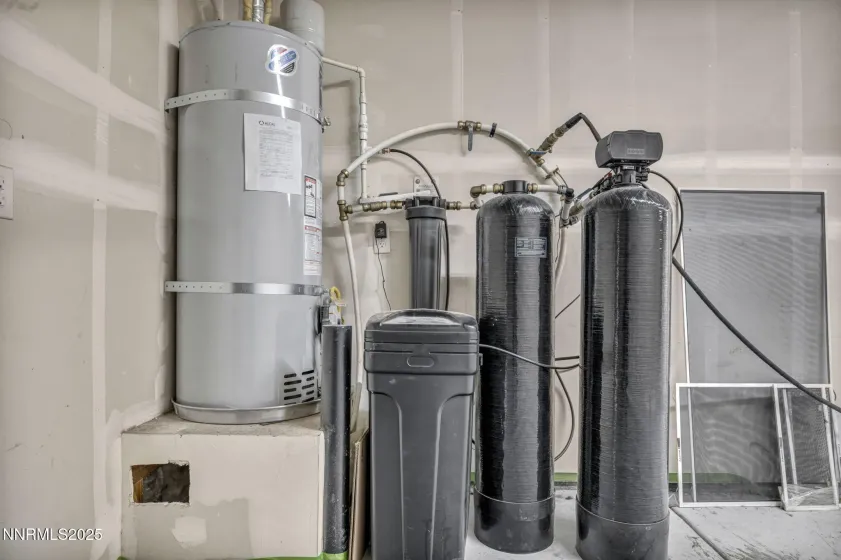 180 Walnut, Fernley, Nevada 89408, 4 Bedrooms Bedrooms, ,3 BathroomsBathrooms,Residential,Residential,Walnut,250055060