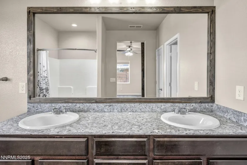 180 Walnut, Fernley, Nevada 89408, 4 Bedrooms Bedrooms, ,3 BathroomsBathrooms,Residential,Residential,Walnut,250055060