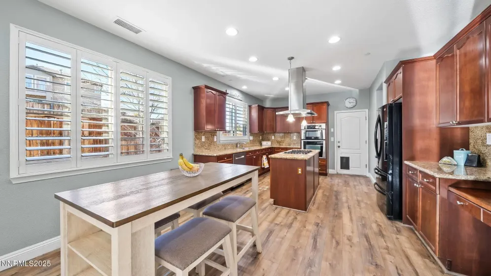 5148 Komatite, Sparks, Nevada 89436, 5 Bedrooms Bedrooms, ,4 BathroomsBathrooms,Residential,Residential,Komatite,250057582