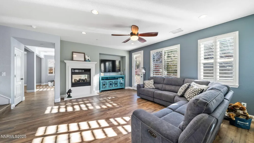 5148 Komatite, Sparks, Nevada 89436, 5 Bedrooms Bedrooms, ,4 BathroomsBathrooms,Residential,Residential,Komatite,250057582