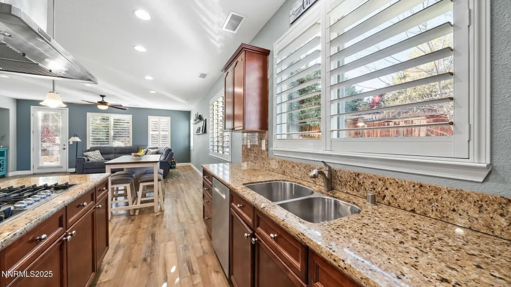 5148 Komatite, Sparks, Nevada 89436, 5 Bedrooms Bedrooms, ,4 BathroomsBathrooms,Residential,Residential,Komatite,250057582