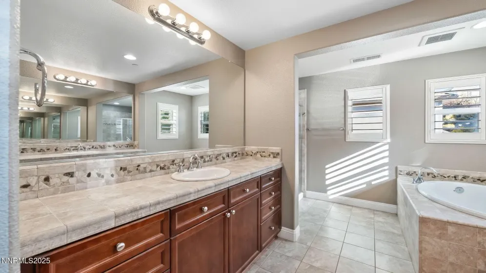 5148 Komatite, Sparks, Nevada 89436, 5 Bedrooms Bedrooms, ,4 BathroomsBathrooms,Residential,Residential,Komatite,250057582