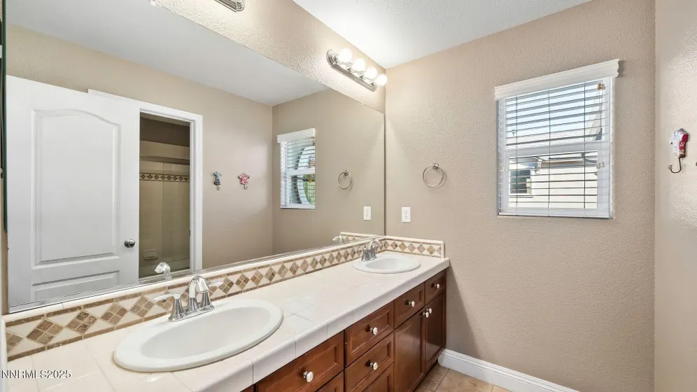 5148 Komatite, Sparks, Nevada 89436, 5 Bedrooms Bedrooms, ,4 BathroomsBathrooms,Residential,Residential,Komatite,250057582