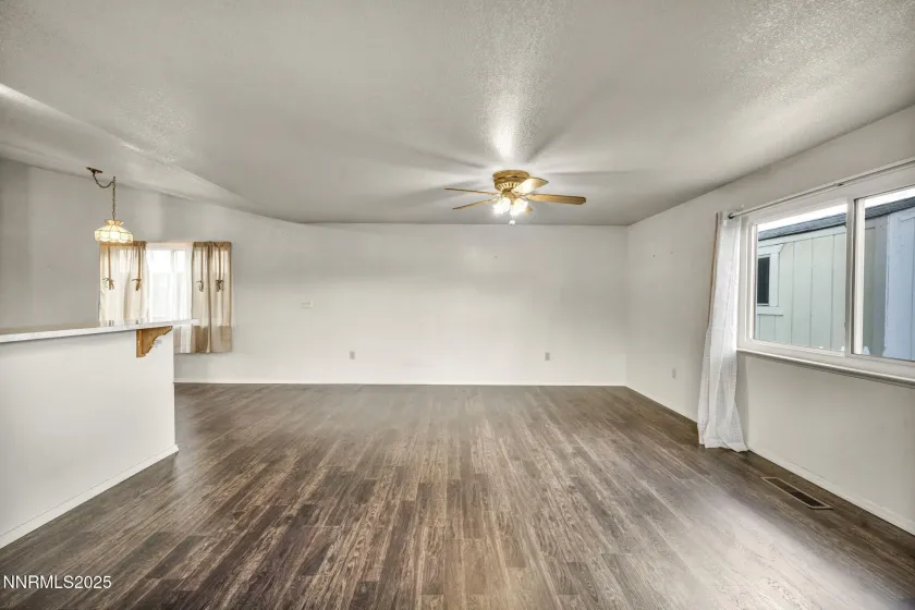 2441 Carriage Crest, Carson City, Nevada 89706, 3 Bedrooms Bedrooms, ,2 BathroomsBathrooms,Residential,Residential,Carriage Crest,250057593