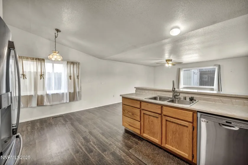 2441 Carriage Crest, Carson City, Nevada 89706, 3 Bedrooms Bedrooms, ,2 BathroomsBathrooms,Residential,Residential,Carriage Crest,250057593