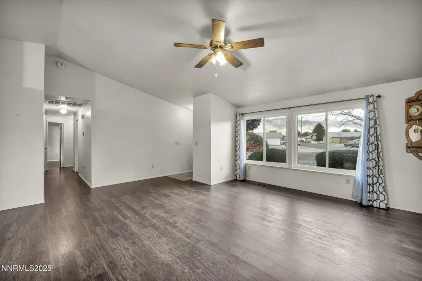 2441 Carriage Crest, Carson City, Nevada 89706, 3 Bedrooms Bedrooms, ,2 BathroomsBathrooms,Residential,Residential,Carriage Crest,250057593