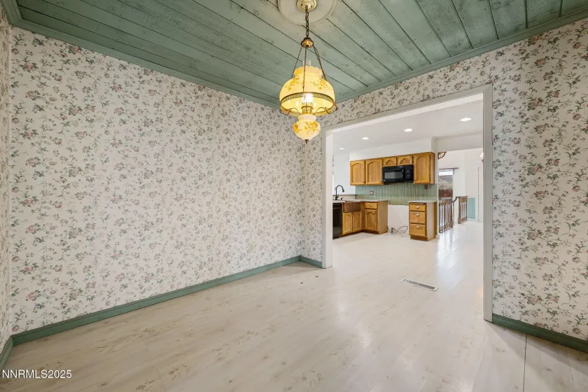 450 Marsh, Carson City, Nevada 89701, 3 Bedrooms Bedrooms, ,3 BathroomsBathrooms,Residential,Residential,Marsh,250057588