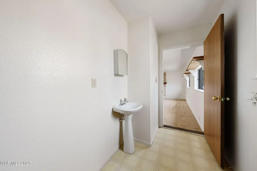 450 Marsh, Carson City, Nevada 89701, 3 Bedrooms Bedrooms, ,3 BathroomsBathrooms,Residential,Residential,Marsh,250057588