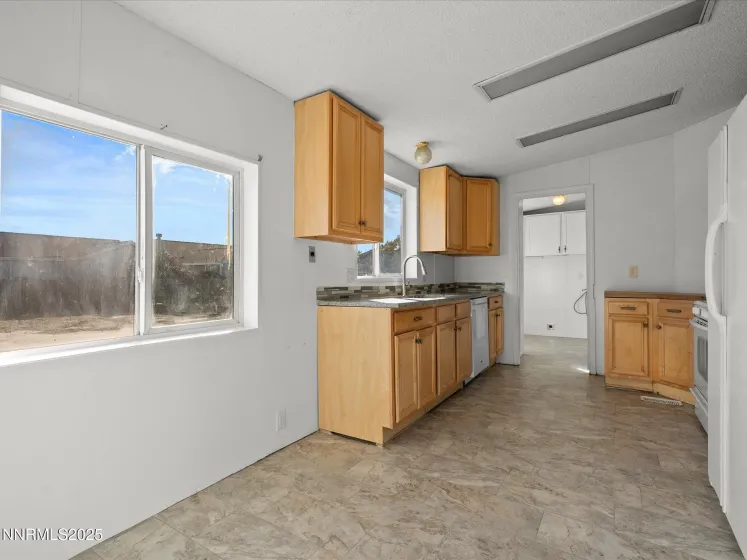 871 Jennys, Fernley, Nevada 89408, 4 Bedrooms Bedrooms, ,2 BathroomsBathrooms,Residential,Residential,Jennys,250057601