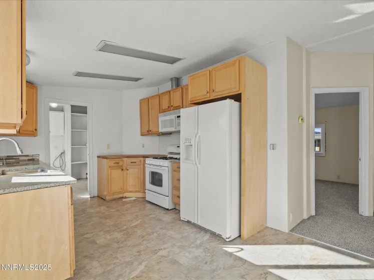 871 Jennys, Fernley, Nevada 89408, 4 Bedrooms Bedrooms, ,2 BathroomsBathrooms,Residential,Residential,Jennys,250057601