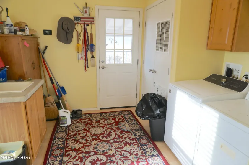 2561 Eastside, Gardnerville, Nevada 89410, 3 Bedrooms Bedrooms, ,2 BathroomsBathrooms,Residential,Residential,Eastside,250057602