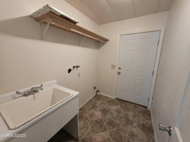 9380 Marshall, Fallon, Nevada 89406, 3 Bedrooms Bedrooms, ,2 BathroomsBathrooms,Residential,Residential,Marshall,250052985