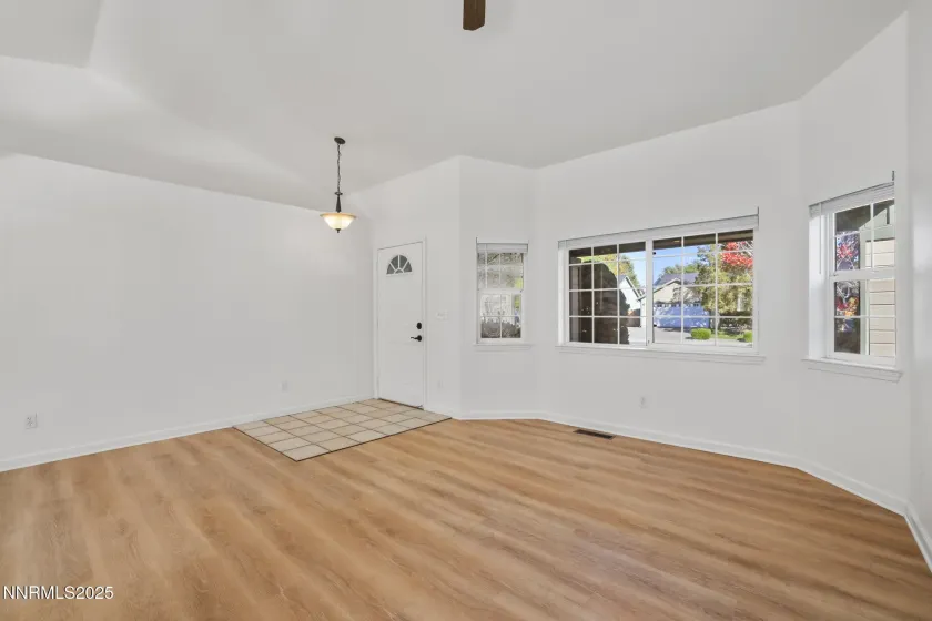 1464 Edlesborough, Gardnerville, Nevada 89410, 3 Bedrooms Bedrooms, ,2 BathroomsBathrooms,Residential,Residential,Edlesborough,250057619