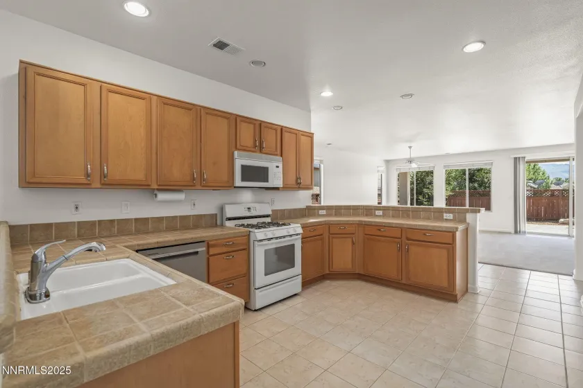 2119 Avella, Sparks, Nevada 89434, 2 Bedrooms Bedrooms, ,2 BathroomsBathrooms,Residential,Residential,Avella,250054728