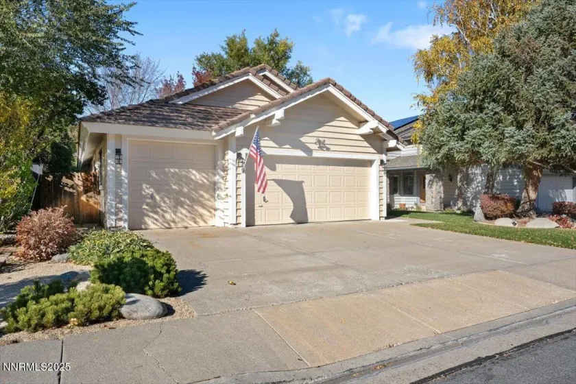 3945 Falling Water, Reno, Nevada 89519, 3 Bedrooms Bedrooms, ,2 BathroomsBathrooms,Residential,Residential,Falling Water,250057639