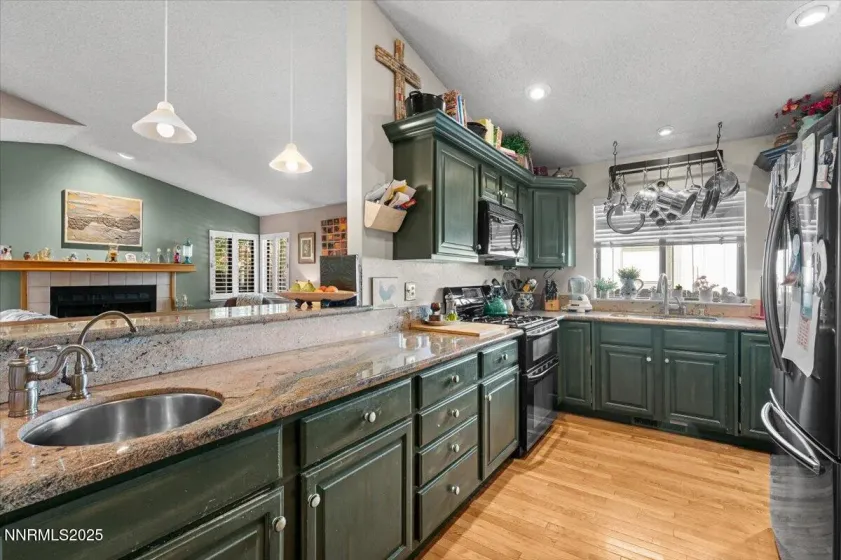 3945 Falling Water, Reno, Nevada 89519, 3 Bedrooms Bedrooms, ,2 BathroomsBathrooms,Residential,Residential,Falling Water,250057639