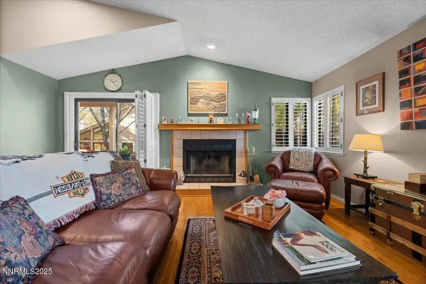 3945 Falling Water, Reno, Nevada 89519, 3 Bedrooms Bedrooms, ,2 BathroomsBathrooms,Residential,Residential,Falling Water,250057639