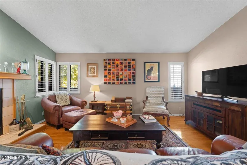 3945 Falling Water, Reno, Nevada 89519, 3 Bedrooms Bedrooms, ,2 BathroomsBathrooms,Residential,Residential,Falling Water,250057639