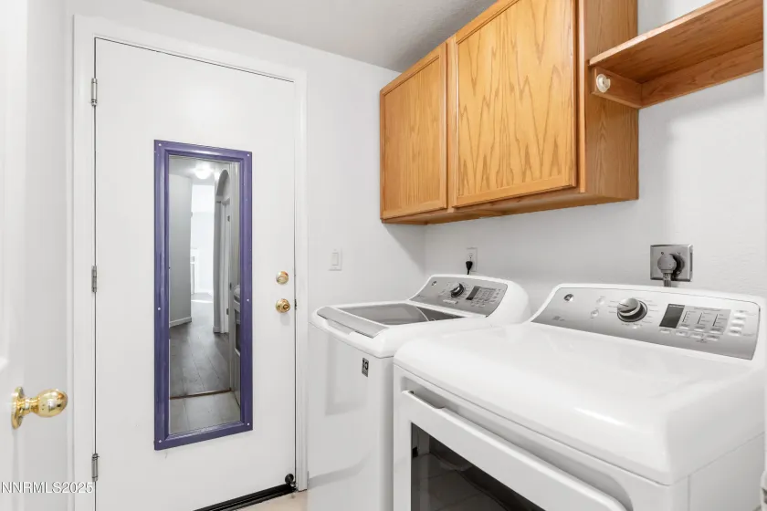 2661 Lawry, Sparks, Nevada 89436, 3 Bedrooms Bedrooms, ,2 BathroomsBathrooms,Residential,Residential,Lawry,250057640