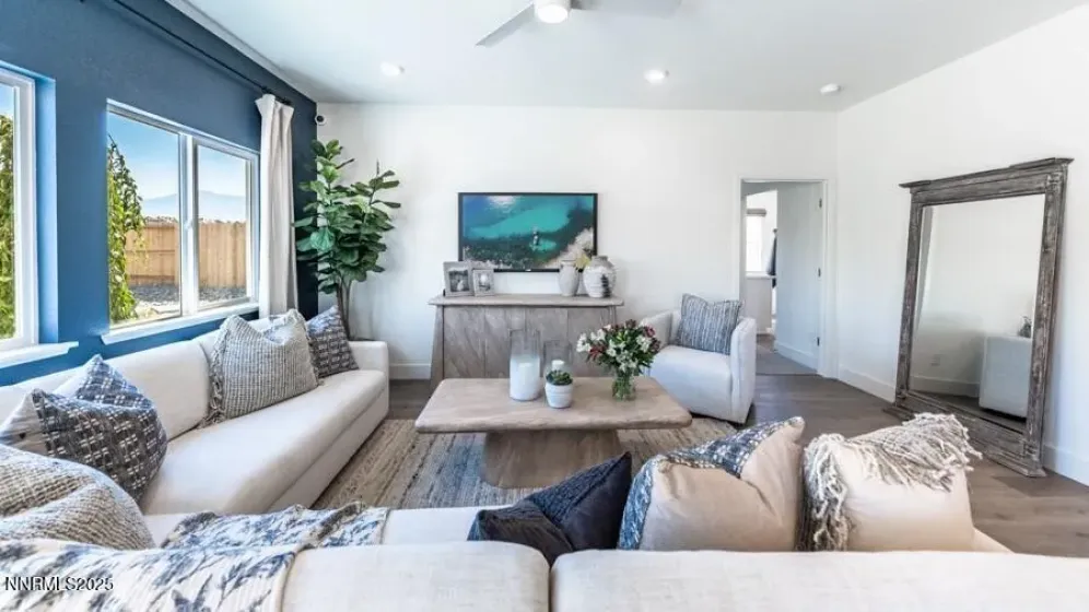 522 Radiant, Carson City, Nevada 89705, 4 Bedrooms Bedrooms, ,2 BathroomsBathrooms,Residential,Residential,Radiant,250057641