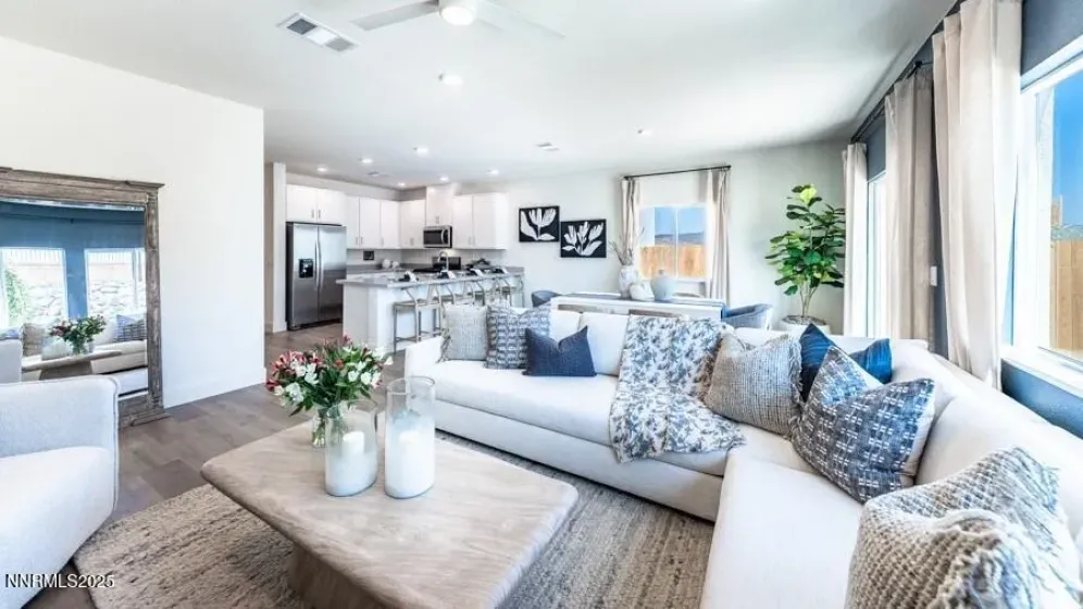 522 Radiant, Carson City, Nevada 89705, 4 Bedrooms Bedrooms, ,2 BathroomsBathrooms,Residential,Residential,Radiant,250057641