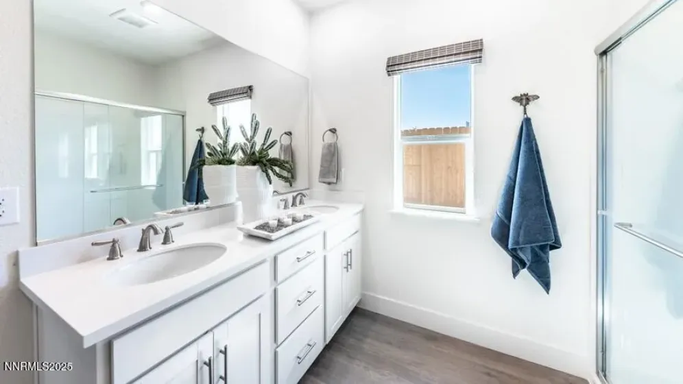 522 Radiant, Carson City, Nevada 89705, 4 Bedrooms Bedrooms, ,2 BathroomsBathrooms,Residential,Residential,Radiant,250057641