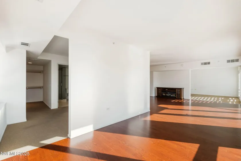 255 Sierra, Reno, Nevada 89501, 2 Bedrooms Bedrooms, ,2 BathroomsBathrooms,Residential,Residential,Sierra,250057645