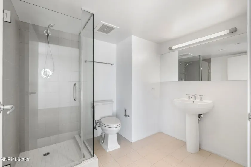 255 Sierra, Reno, Nevada 89501, 2 Bedrooms Bedrooms, ,2 BathroomsBathrooms,Residential,Residential,Sierra,250057645