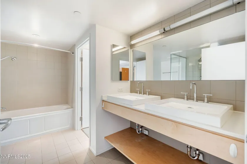 255 Sierra, Reno, Nevada 89501, 2 Bedrooms Bedrooms, ,2 BathroomsBathrooms,Residential,Residential,Sierra,250057645