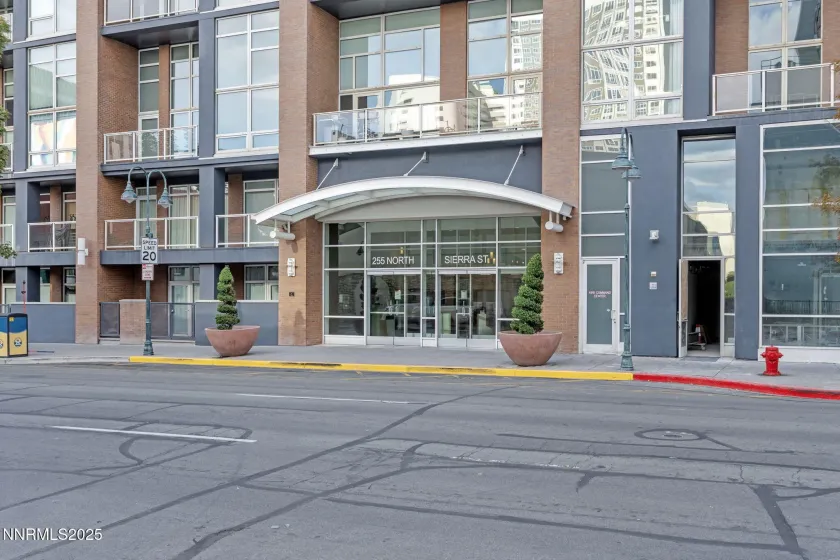 255 Sierra, Reno, Nevada 89501, 2 Bedrooms Bedrooms, ,2 BathroomsBathrooms,Residential,Residential,Sierra,250057645