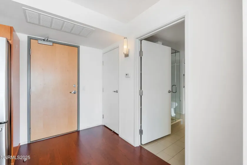 255 Sierra, Reno, Nevada 89501, 2 Bedrooms Bedrooms, ,2 BathroomsBathrooms,Residential,Residential,Sierra,250057645