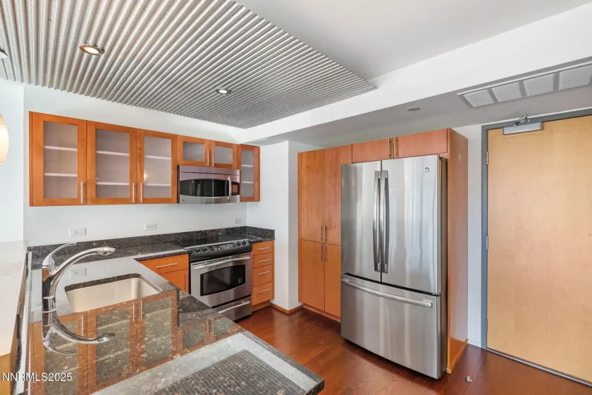 255 Sierra, Reno, Nevada 89501, 2 Bedrooms Bedrooms, ,2 BathroomsBathrooms,Residential,Residential,Sierra,250057645