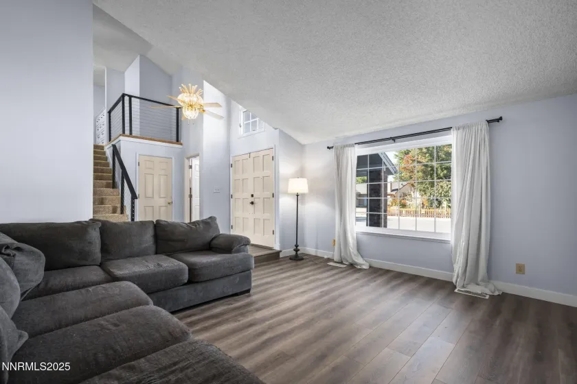 745 Glen Vista, Sparks, Nevada 89434, 4 Bedrooms Bedrooms, ,2 BathroomsBathrooms,Residential,Residential,Glen Vista,250057646