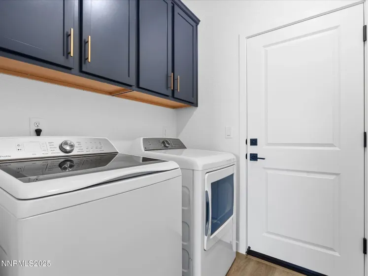 14442 Fredonia, Reno, Nevada 89506, 3 Bedrooms Bedrooms, ,2 BathroomsBathrooms,Residential,Residential,Fredonia,250057650