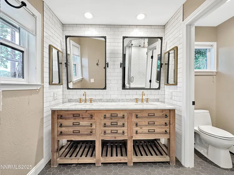 1550 Swan, Reno, Nevada 89509, 3 Bedrooms Bedrooms, ,3 BathroomsBathrooms,Residential,Residential,Swan,250053299