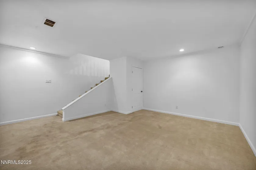 1325 Jones, Reno, Nevada 89503, 2 Bedrooms Bedrooms, ,3 BathroomsBathrooms,Residential,Residential,Jones,250057653