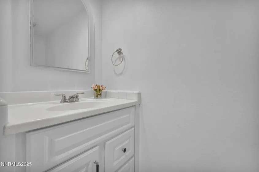 1325 Jones, Reno, Nevada 89503, 2 Bedrooms Bedrooms, ,3 BathroomsBathrooms,Residential,Residential,Jones,250057653